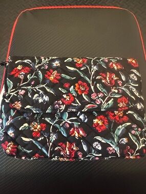Vera Bradley Brush and Cosmetic Case